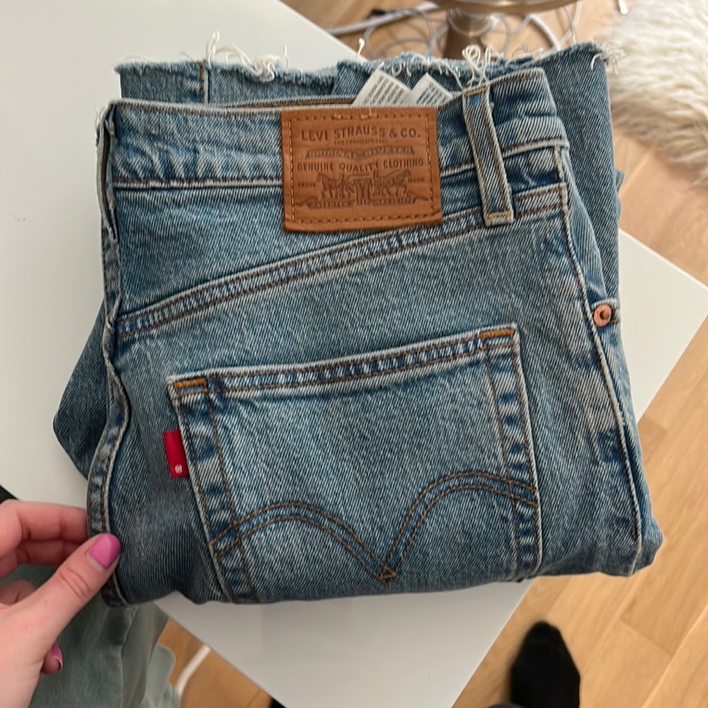 Levi’s ribcage crop flair jeans, medium wash amazing fit!